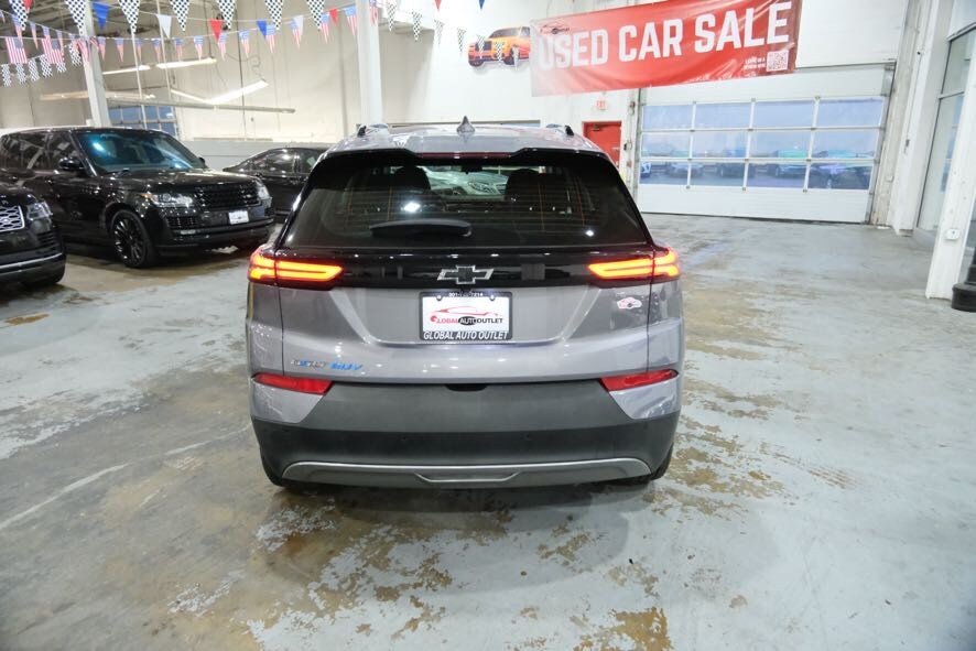 Vehicle image 6 of 38