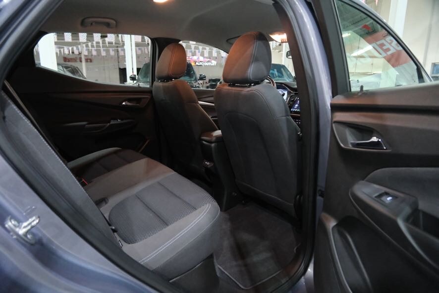 Vehicle image 21 of 38