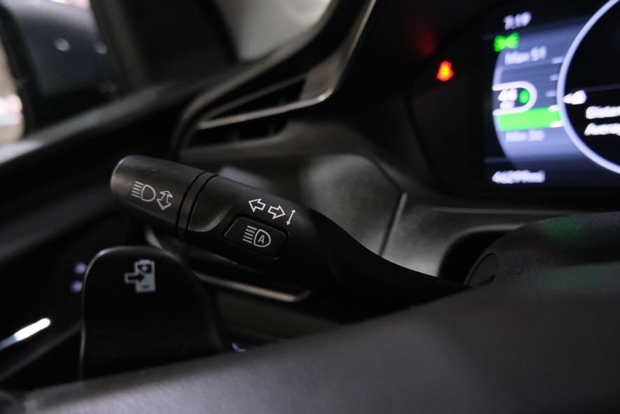 Vehicle image 36 of 38