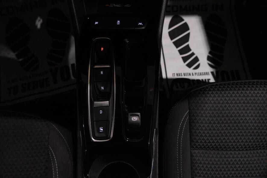Vehicle image 27 of 38