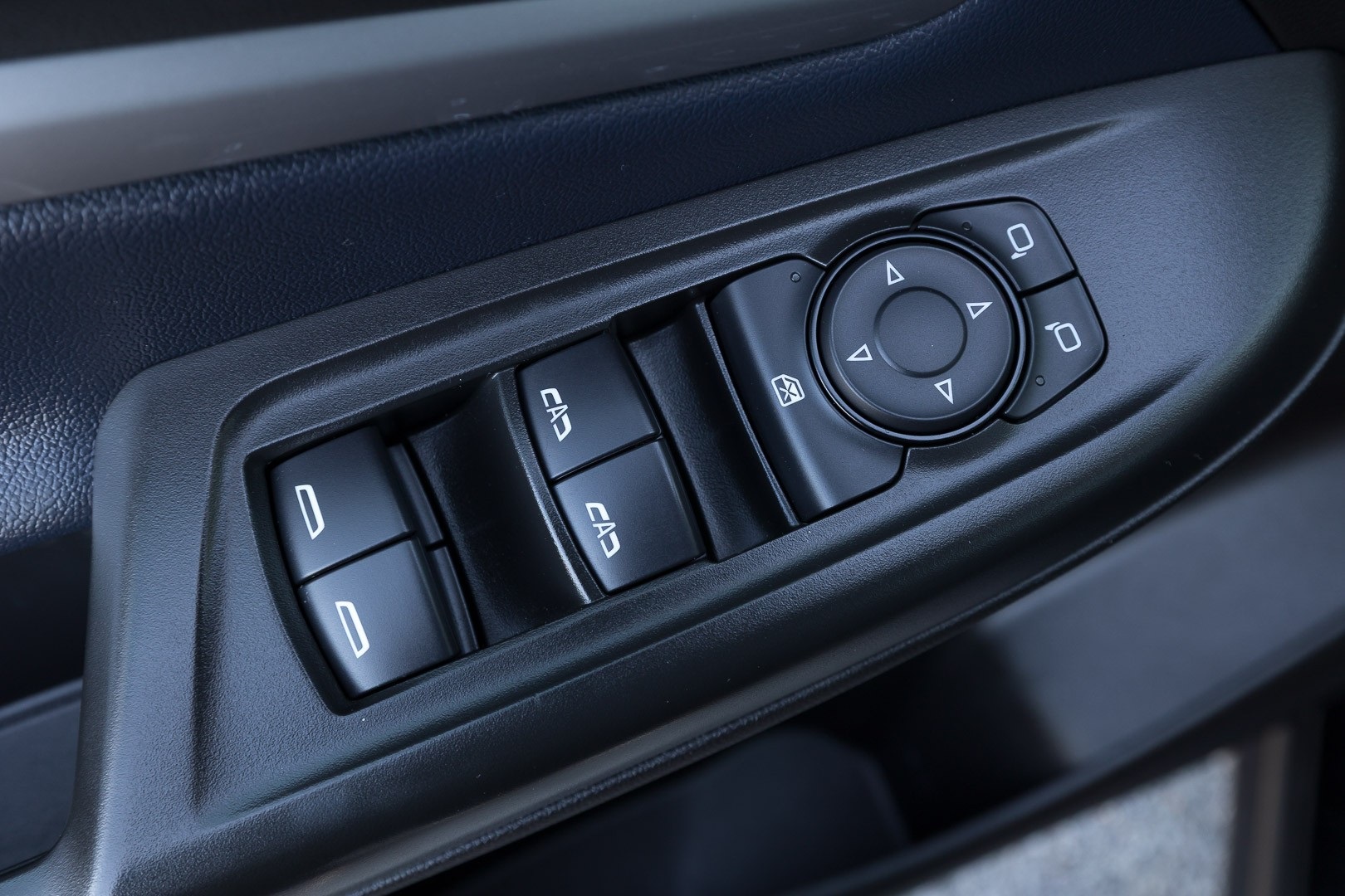 Vehicle image 19 of 25