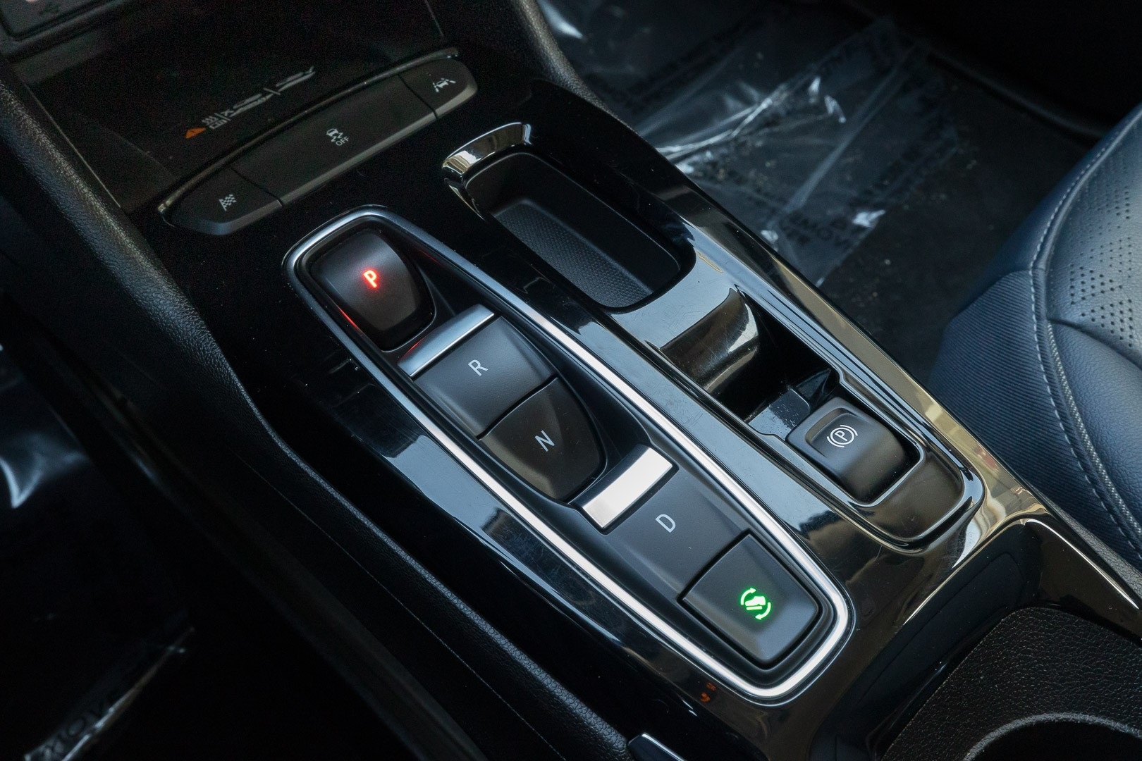 Vehicle image 22 of 25