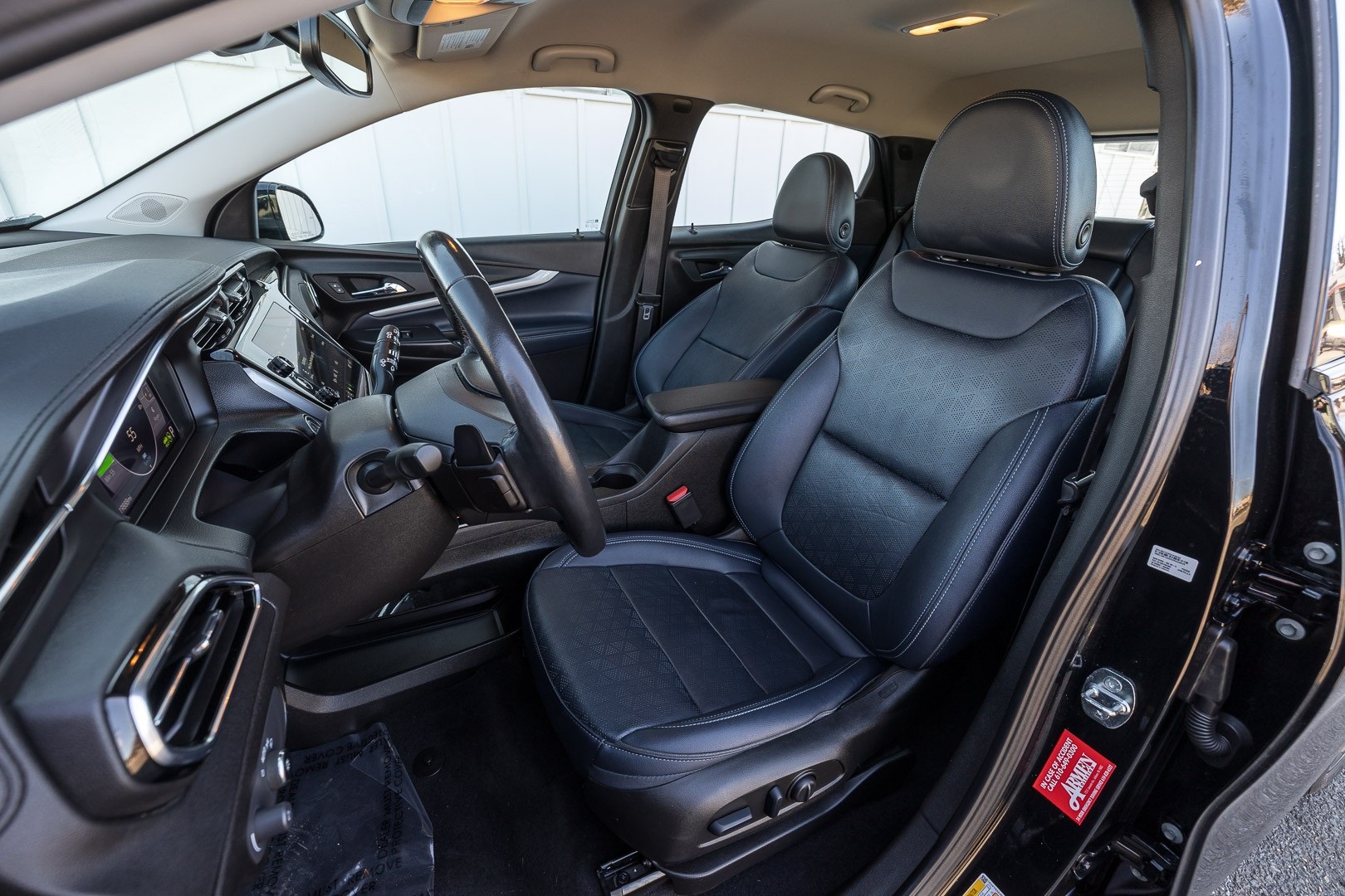 Vehicle image 16 of 25