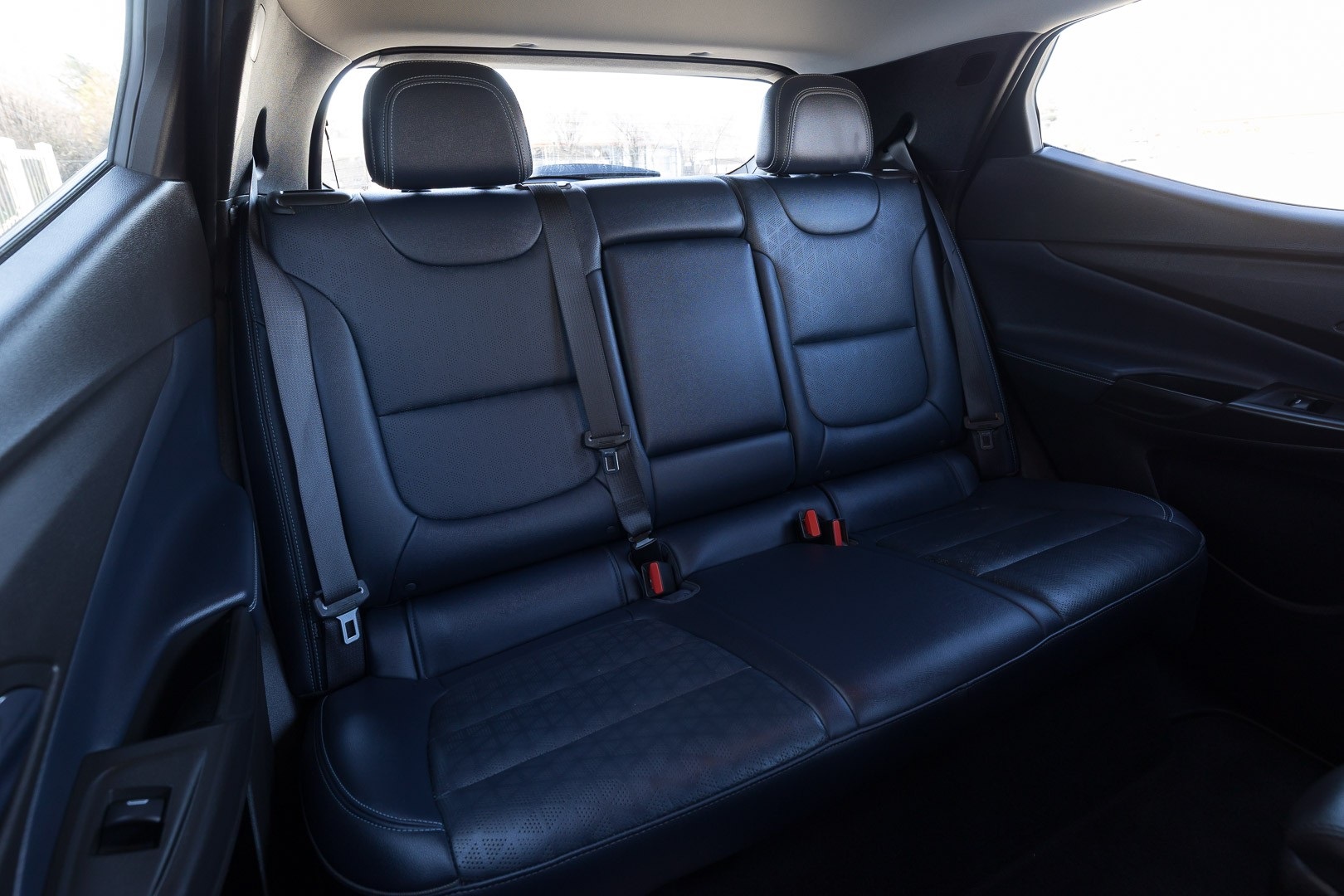 Vehicle image 18 of 25