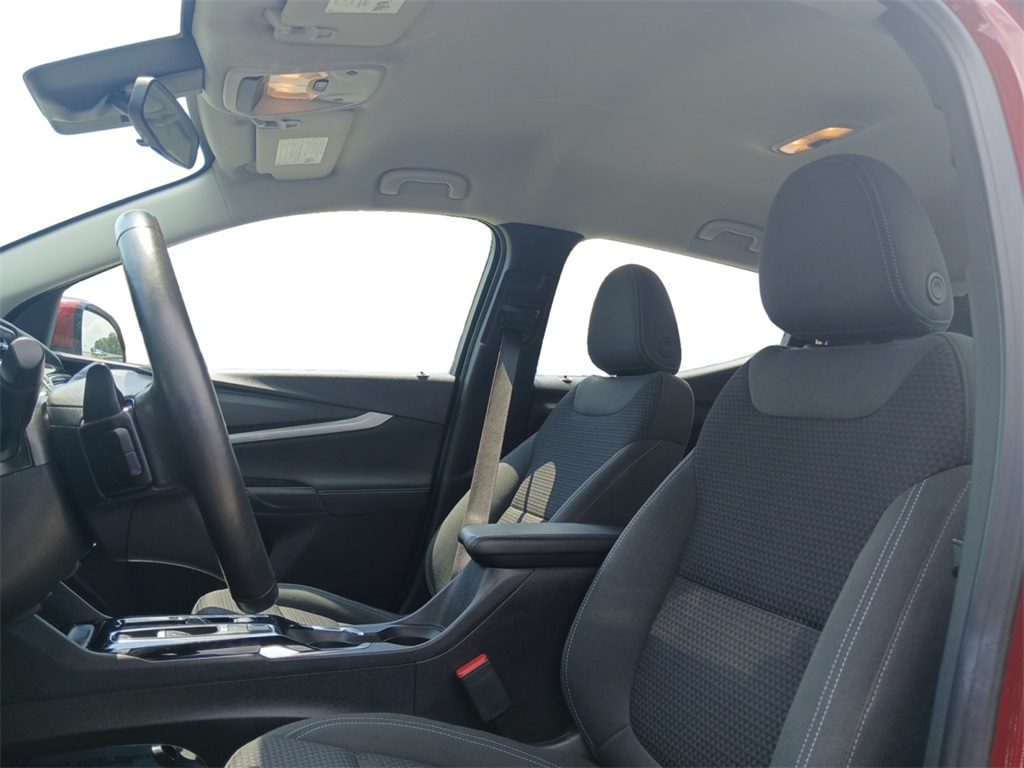 Vehicle image 13 of 21