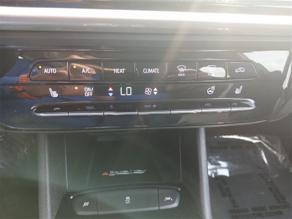 Vehicle image 20 of 21