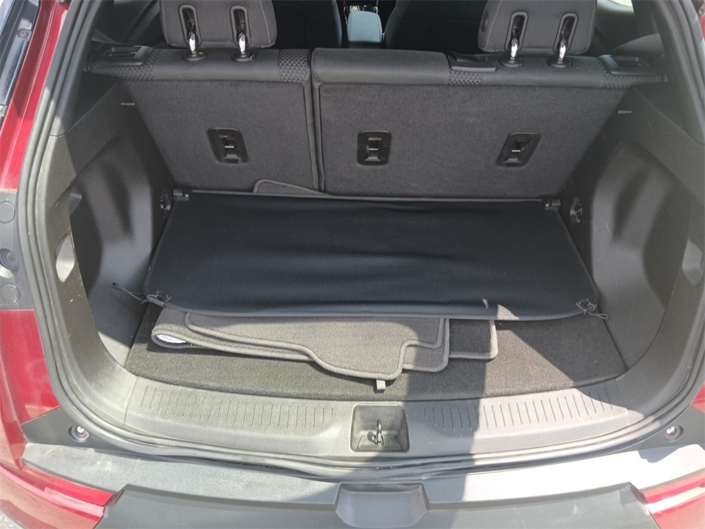 Vehicle image 10 of 21