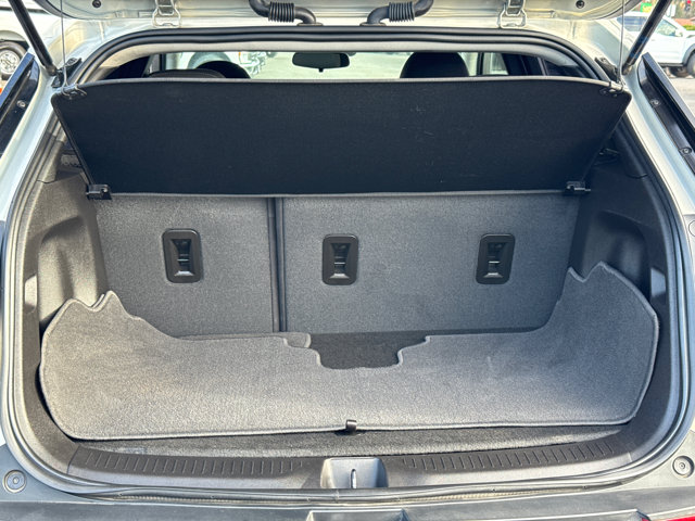 Vehicle image 11 of 32