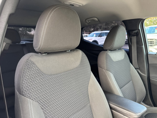 Vehicle image 13 of 32