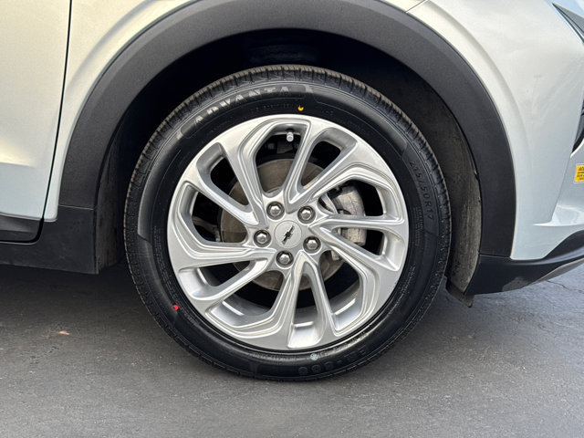 Vehicle image 10 of 32