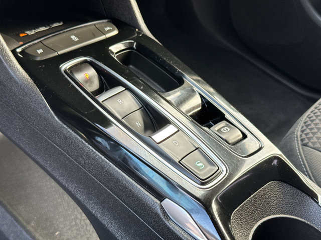 Vehicle image 21 of 32