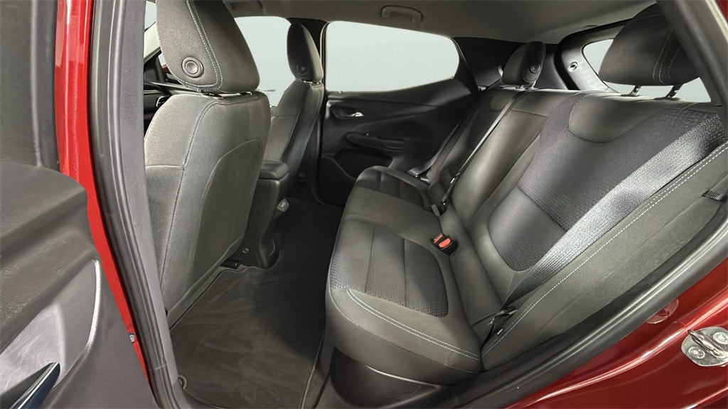 Vehicle image 21 of 32
