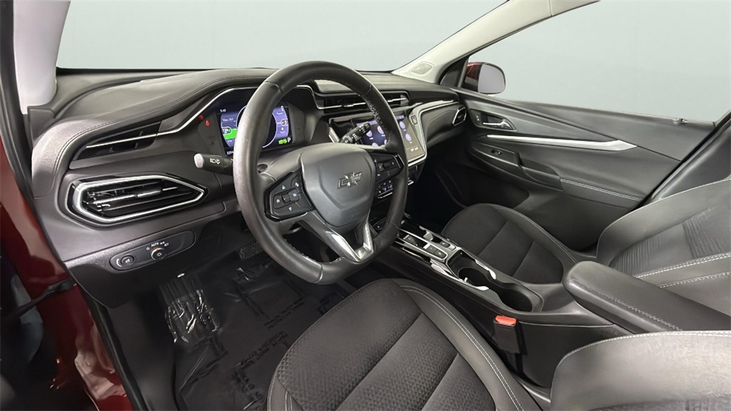 Vehicle image 25 of 32