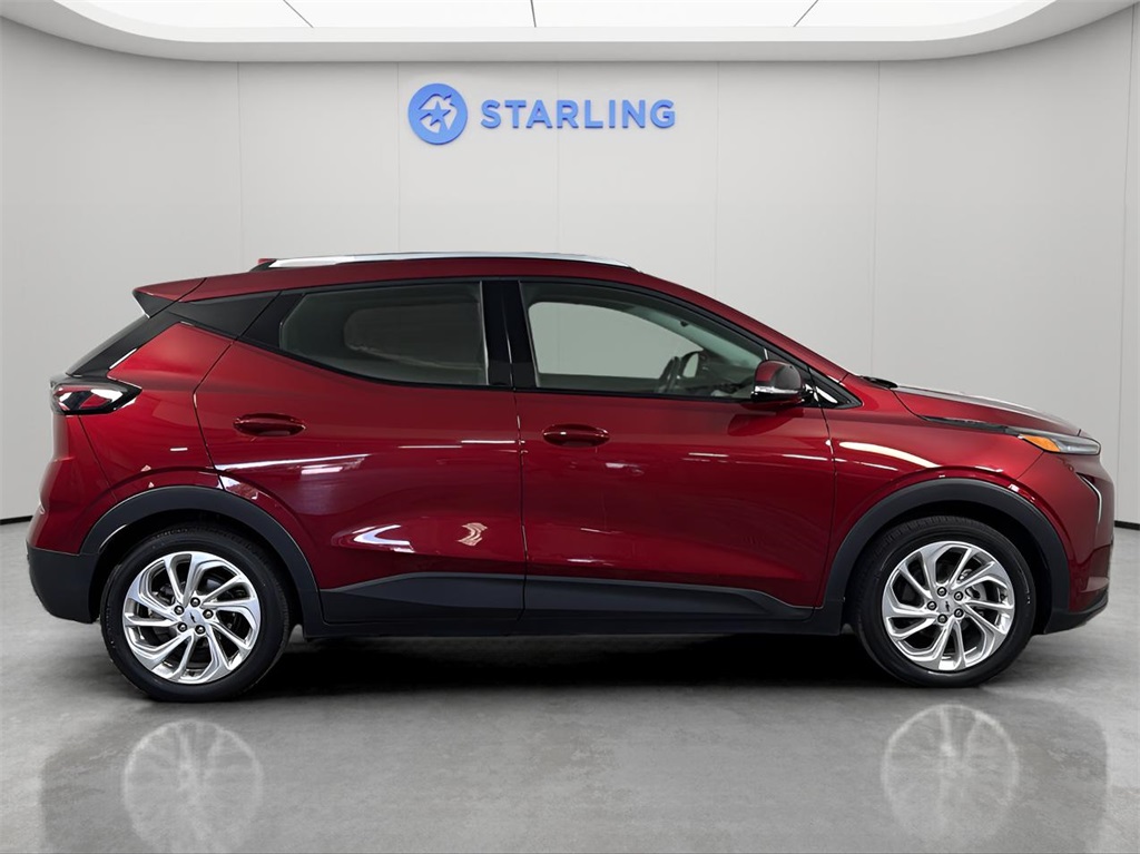 Vehicle image 8 of 32