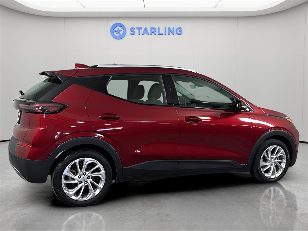 Vehicle image 10 of 32