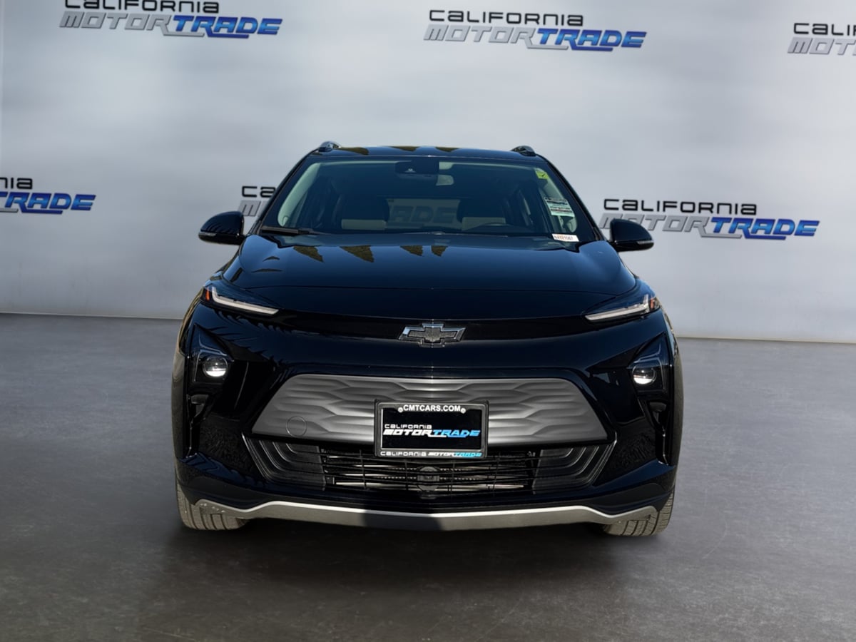 2022 Chevrolet Bolt EUV LT Image 2 of 21