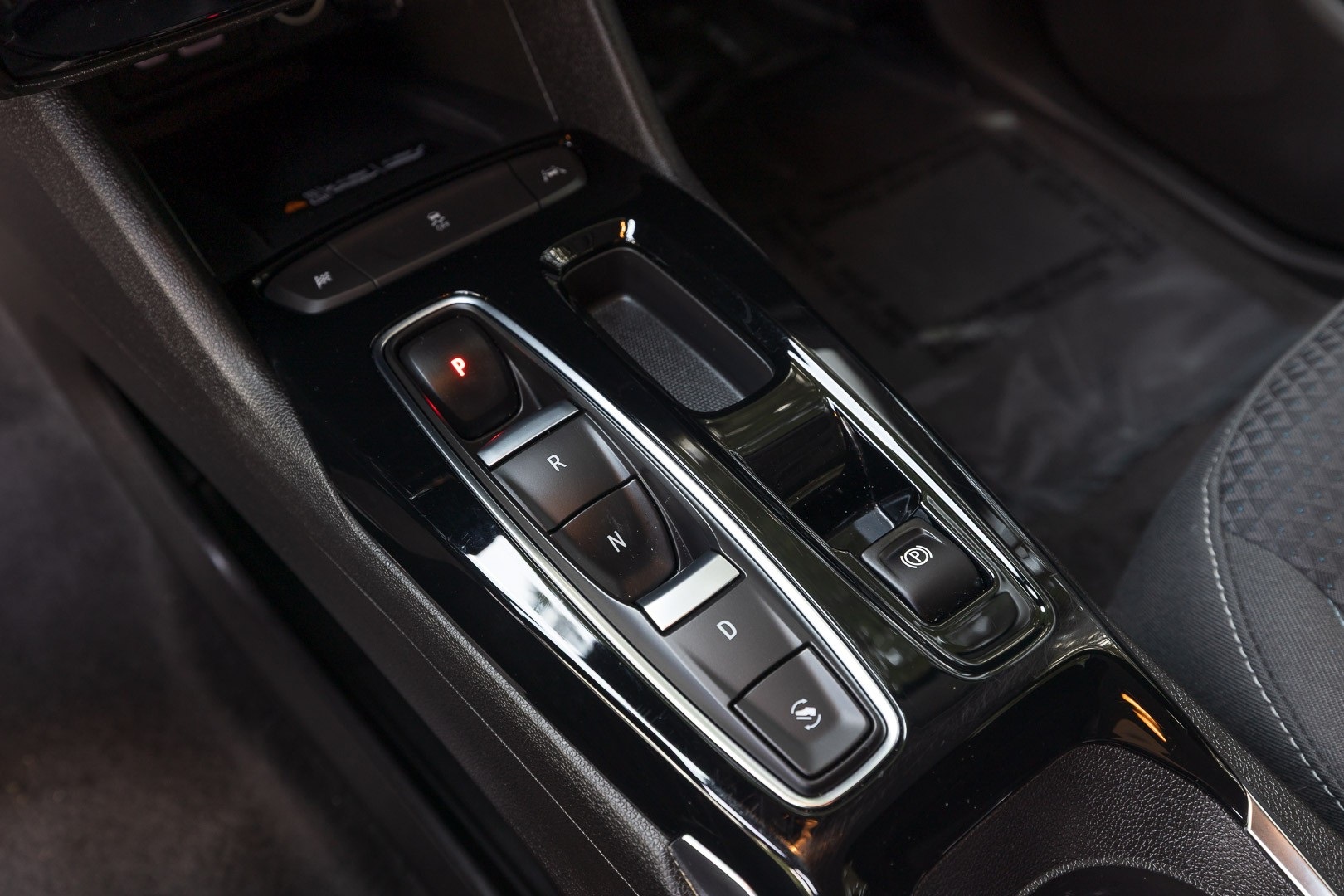 Vehicle image 19 of 25