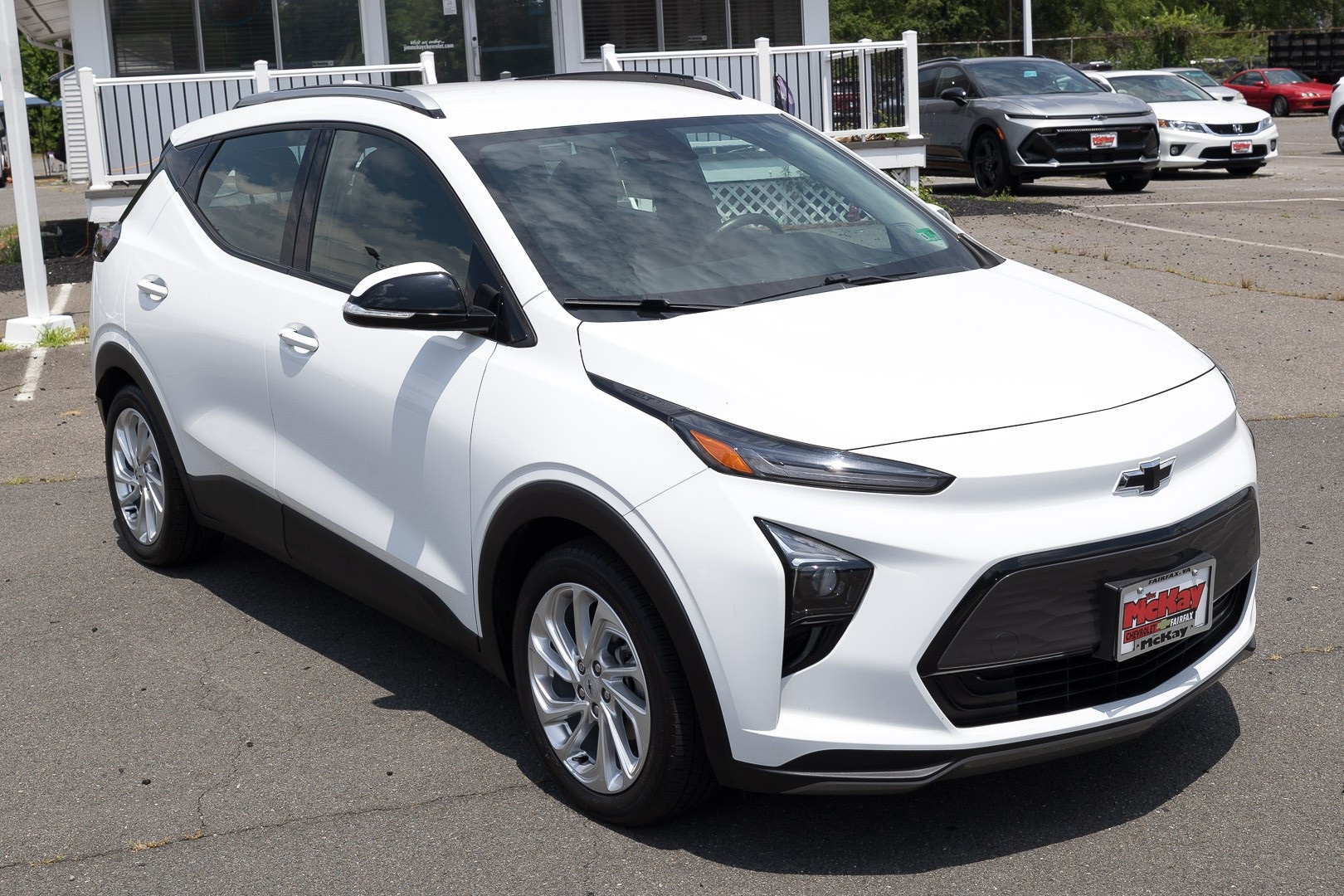 Vehicle image 4 of 25