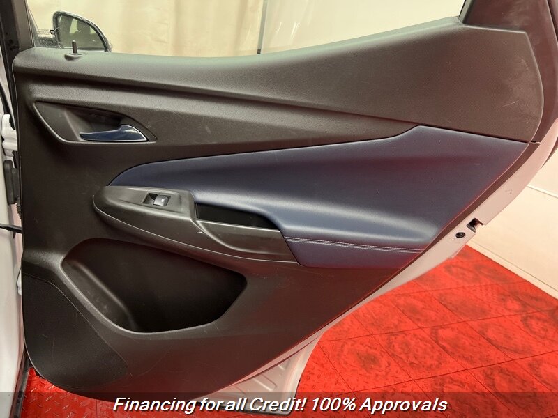 Vehicle image 11 of 15