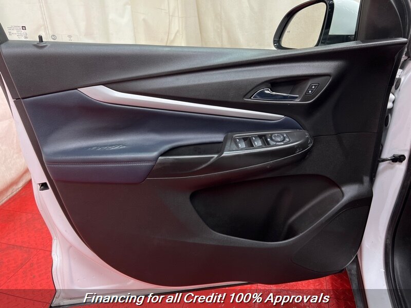 Vehicle image 10 of 15