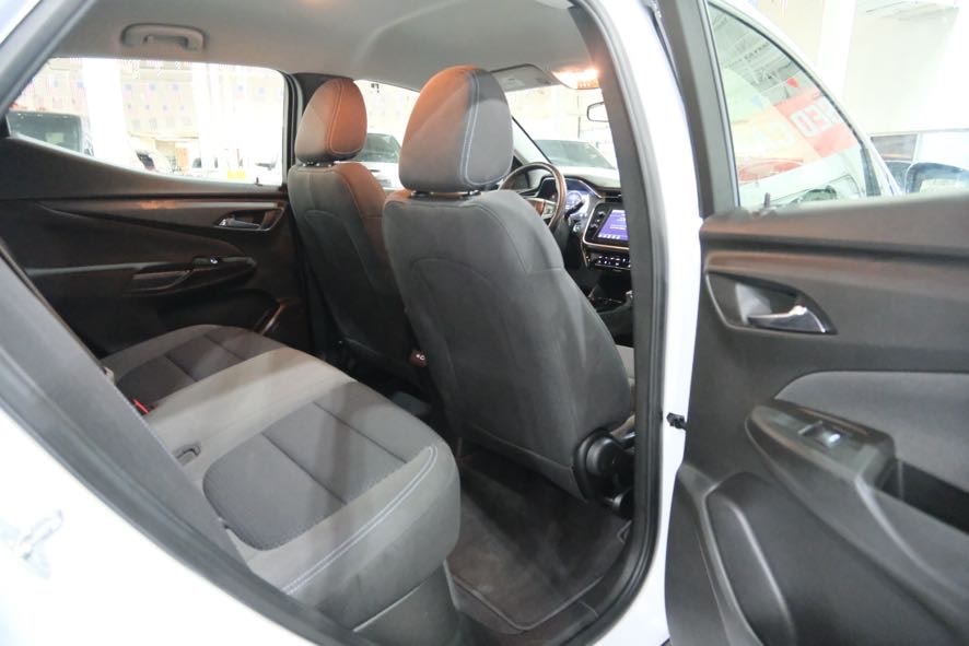 Vehicle image 21 of 39