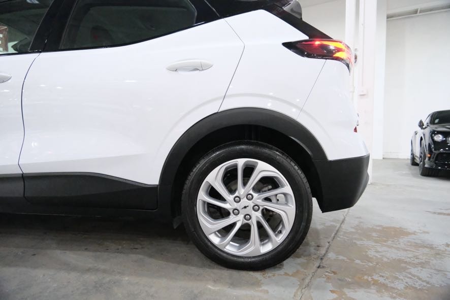 Vehicle image 10 of 39