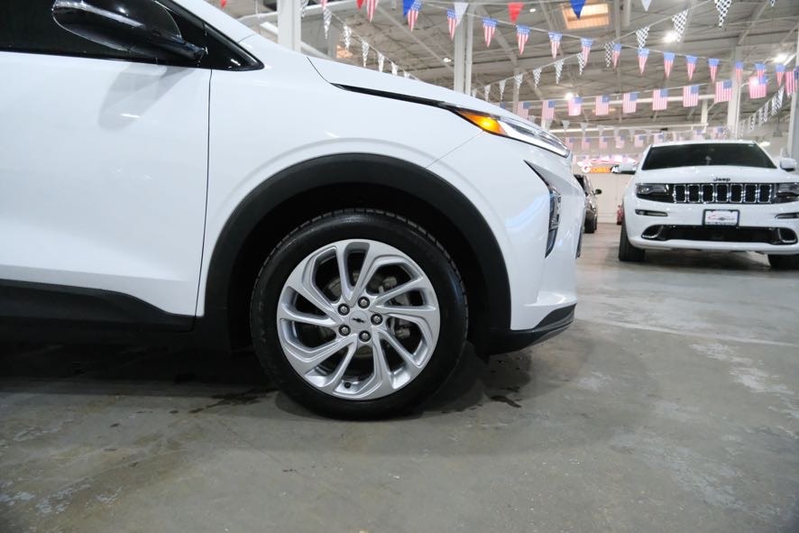 Vehicle image 13 of 39