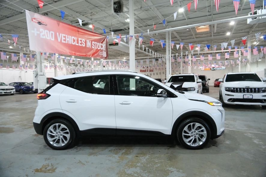 Vehicle image 4 of 39
