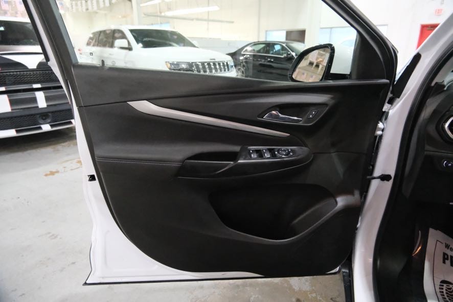 Vehicle image 16 of 39