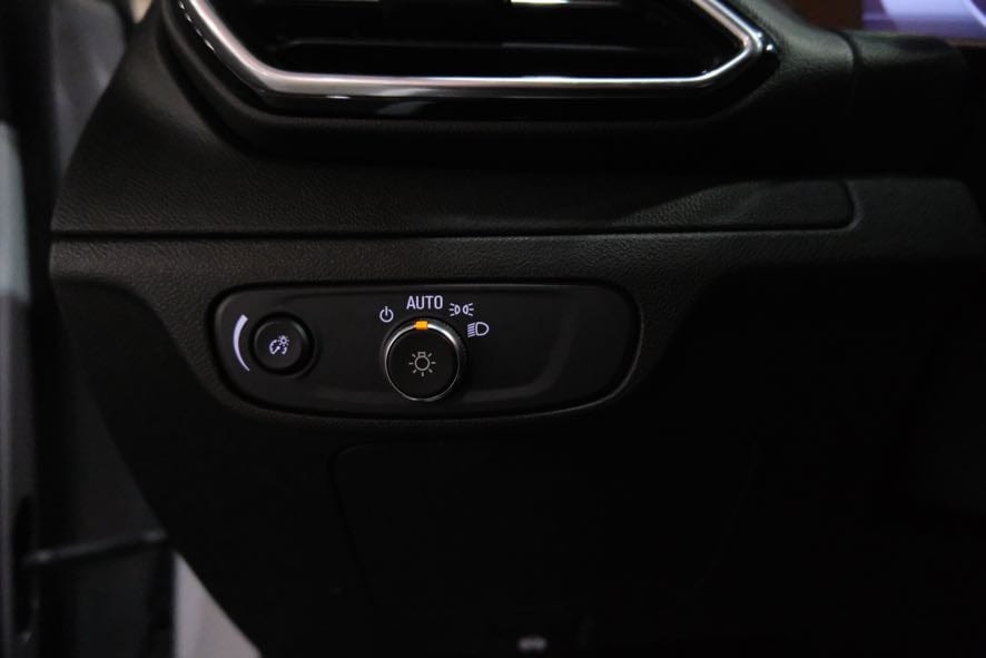 Vehicle image 33 of 39