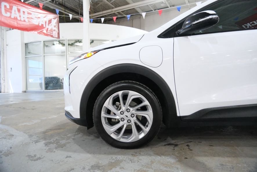 Vehicle image 9 of 39
