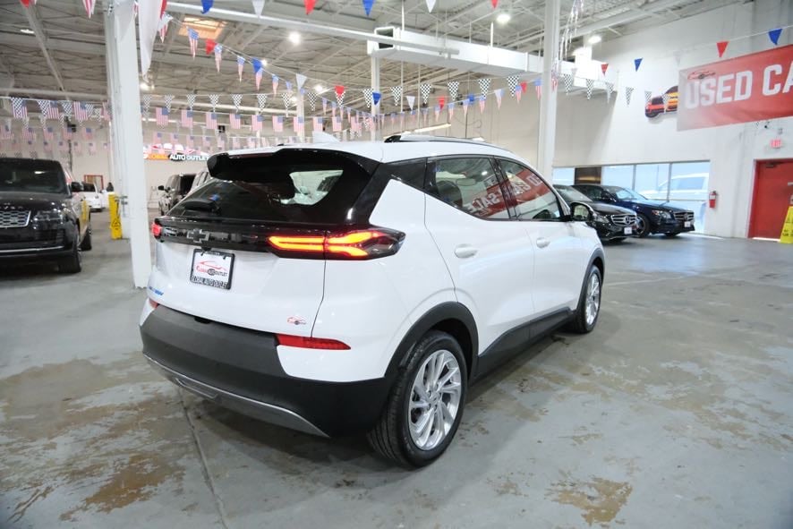 Vehicle image 5 of 39