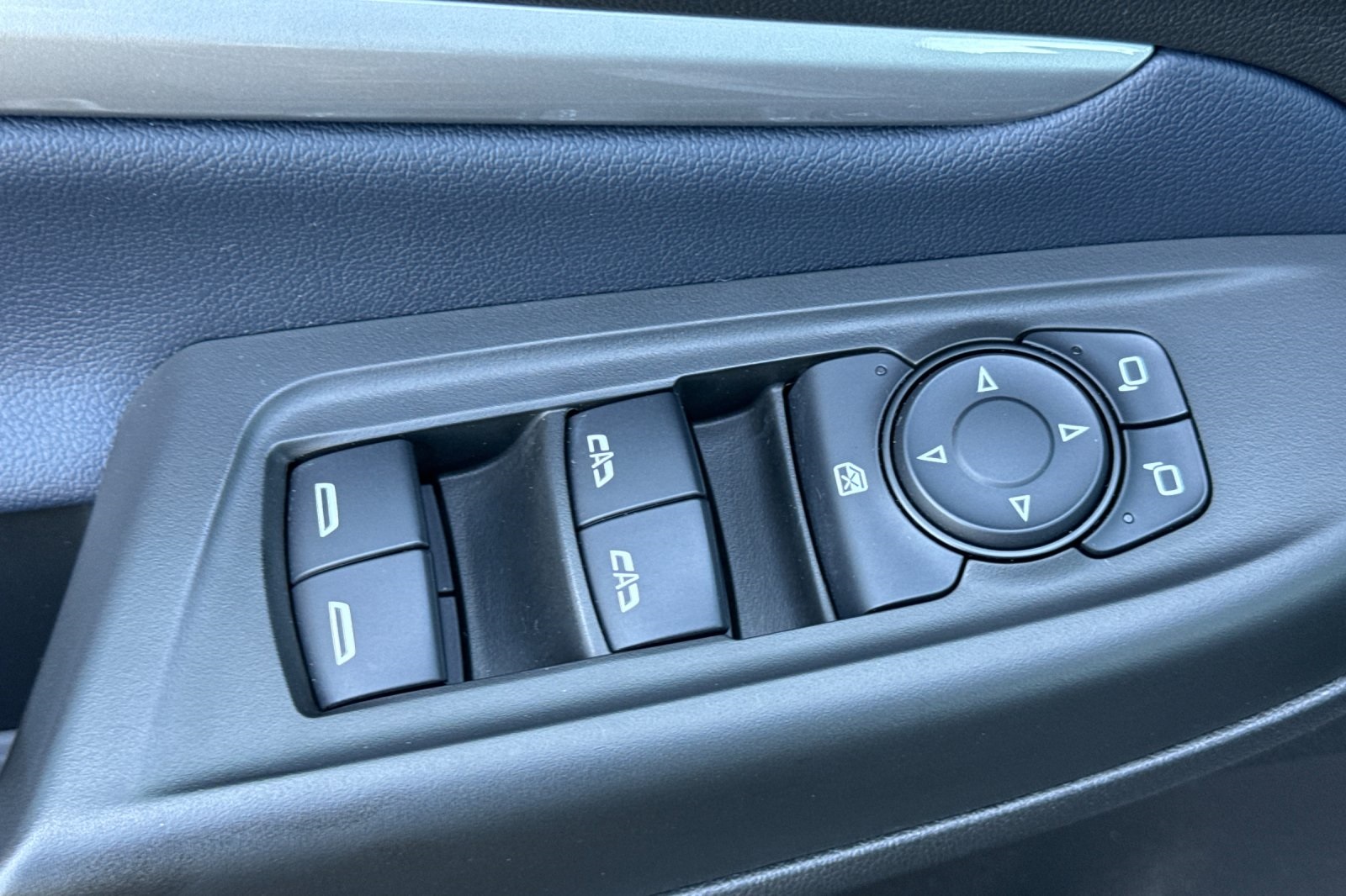 Vehicle image 12 of 53