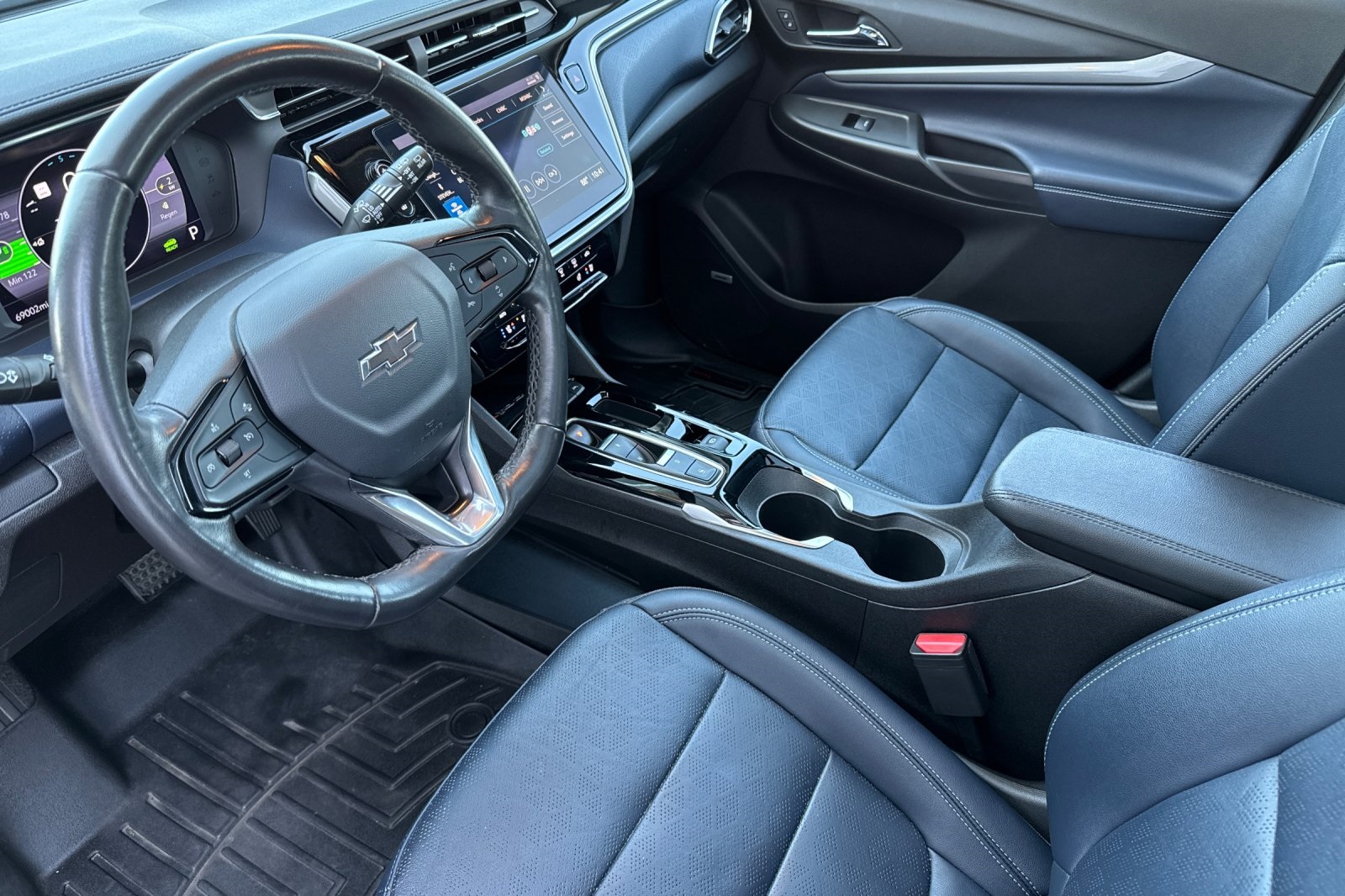 Vehicle image 10 of 53