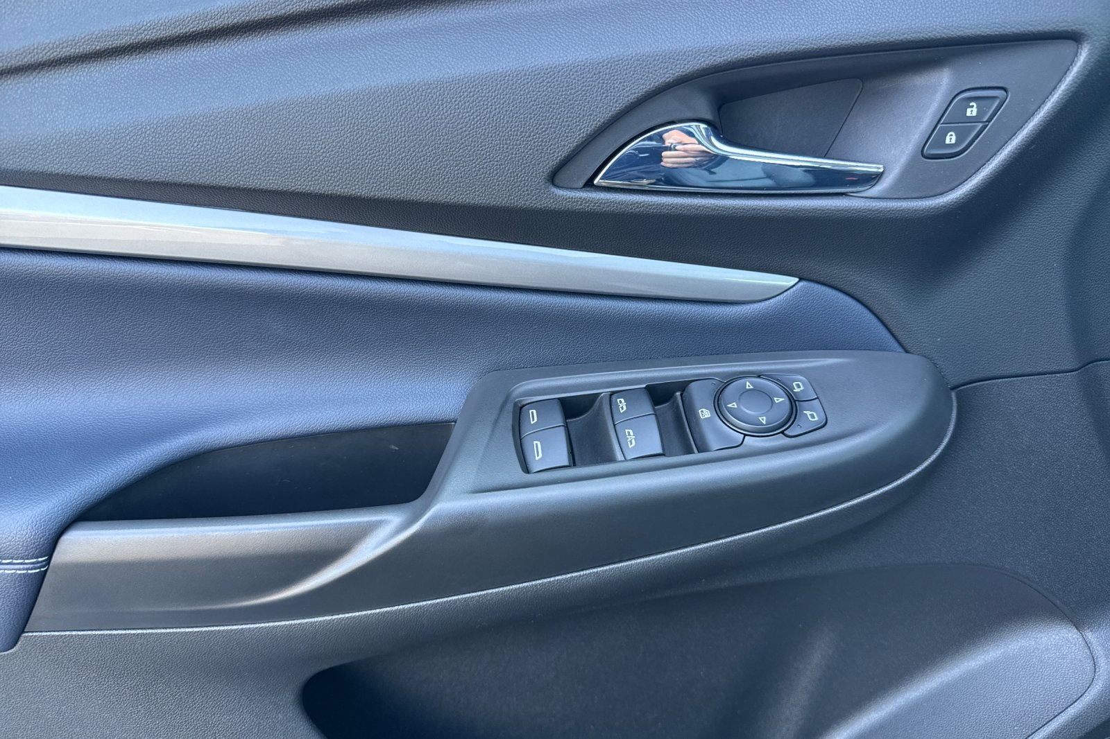 Vehicle image 11 of 53