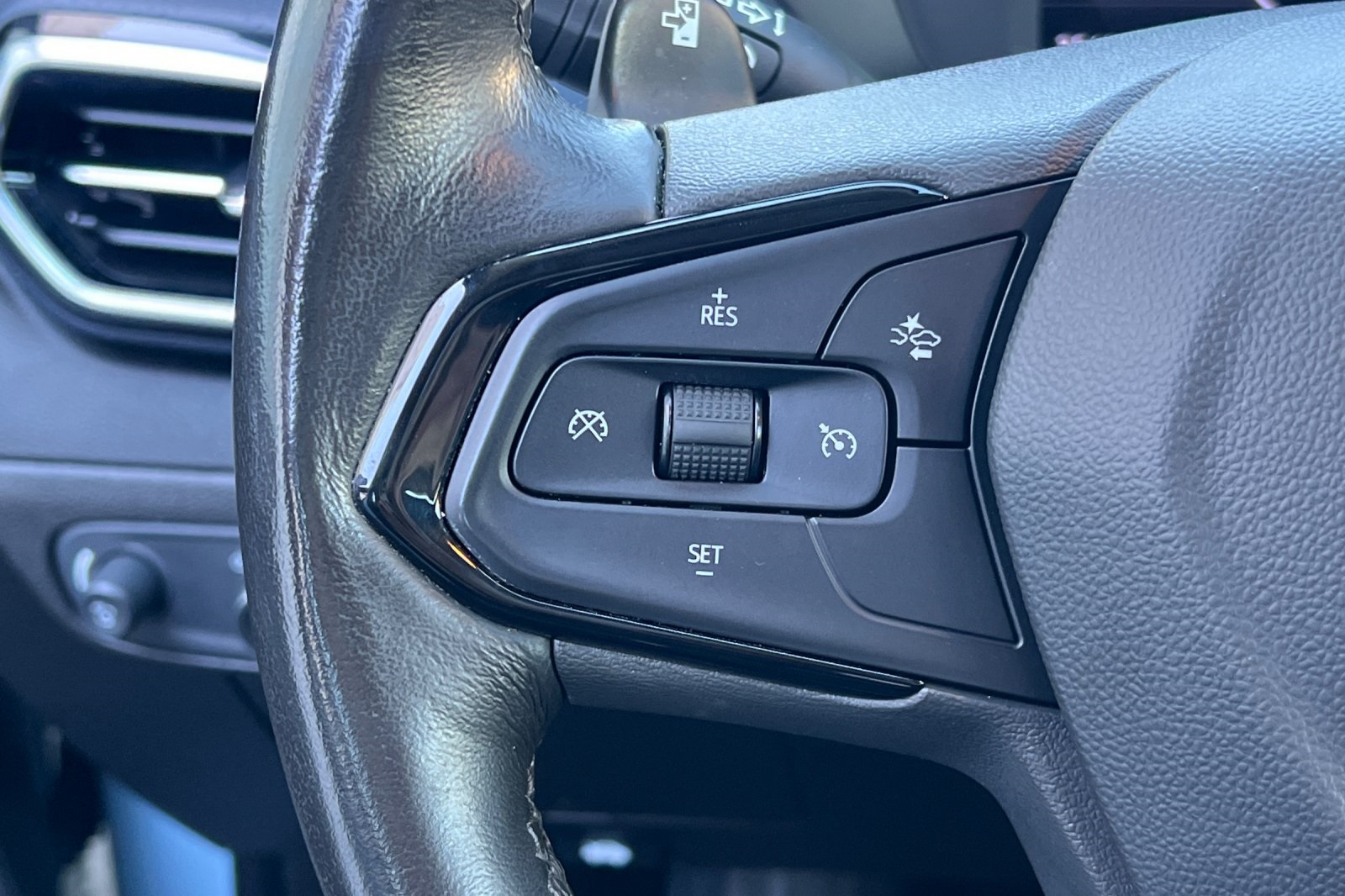 Vehicle image 37 of 38