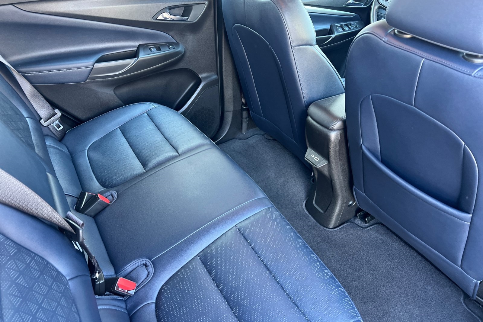 Vehicle image 13 of 38