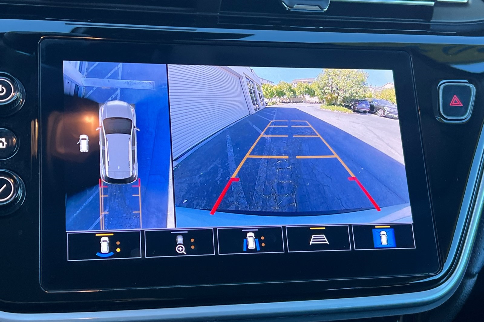 Vehicle image 21 of 38