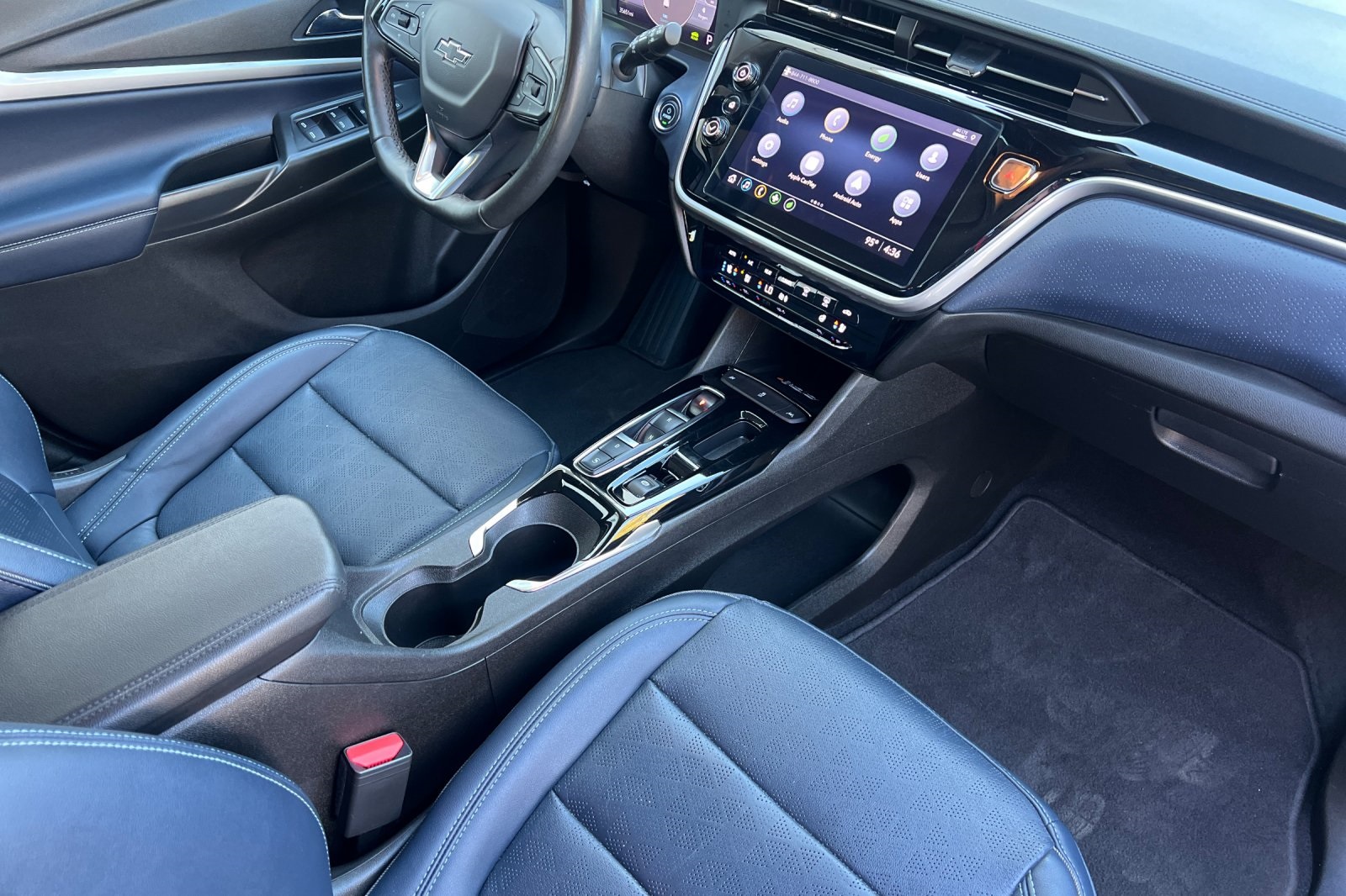 Vehicle image 25 of 38