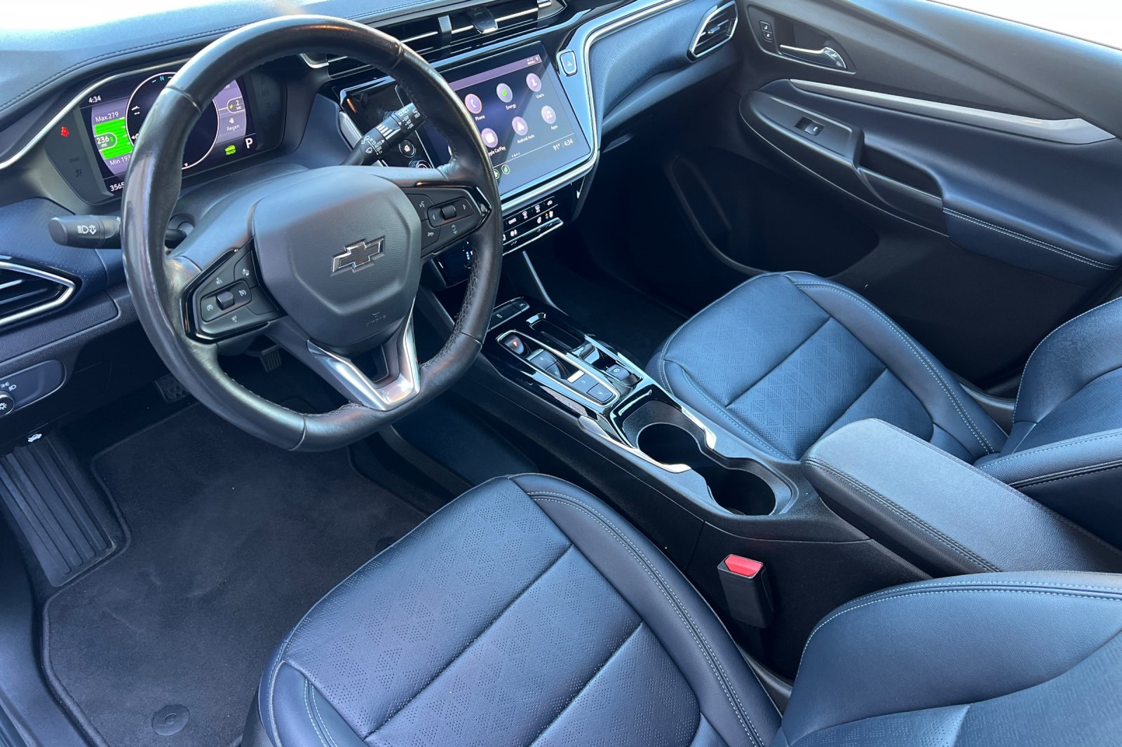 Vehicle image 34 of 38
