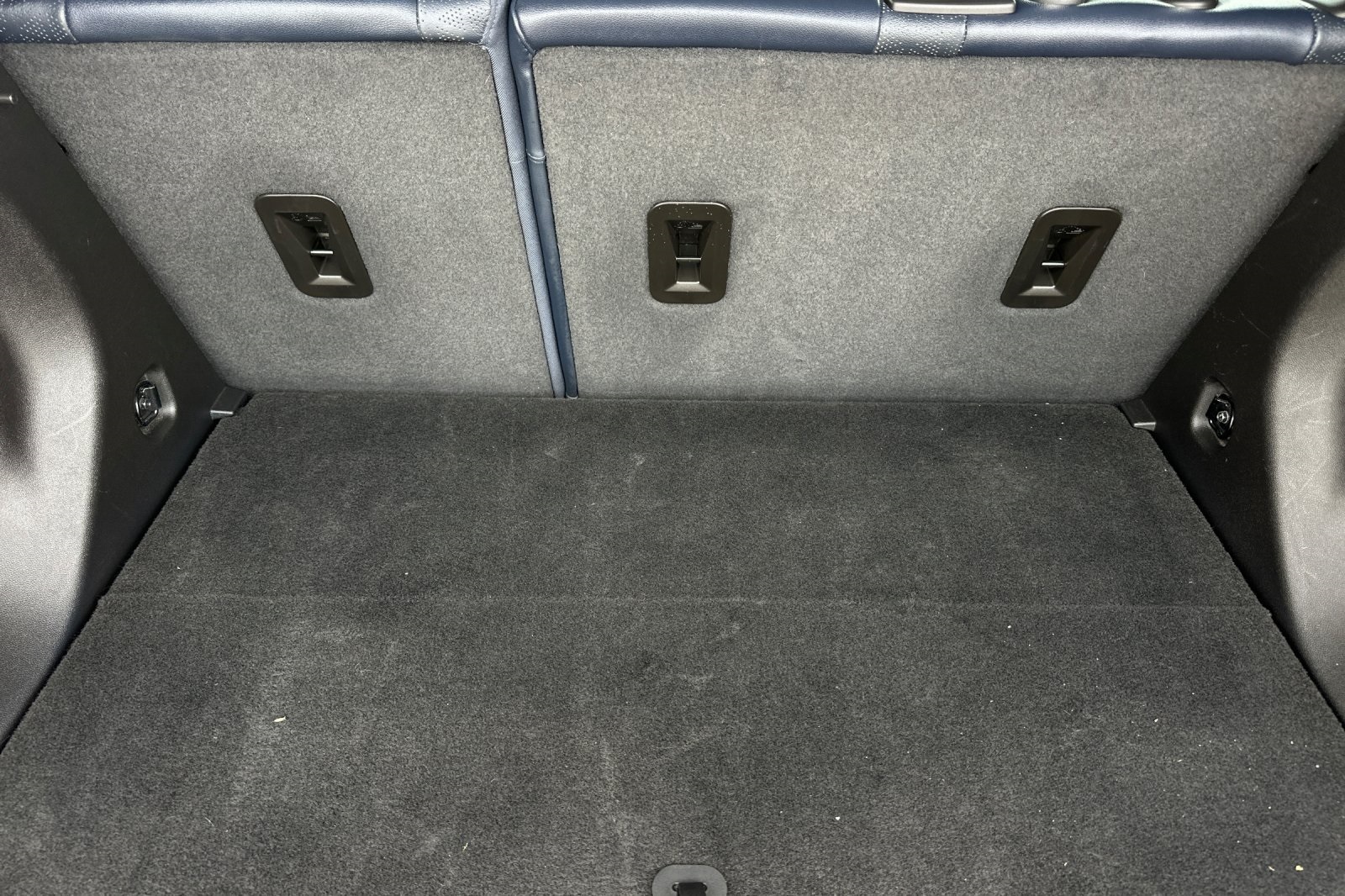 Vehicle image 12 of 40