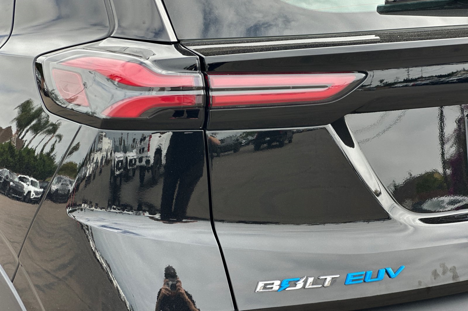 Vehicle image 38 of 40