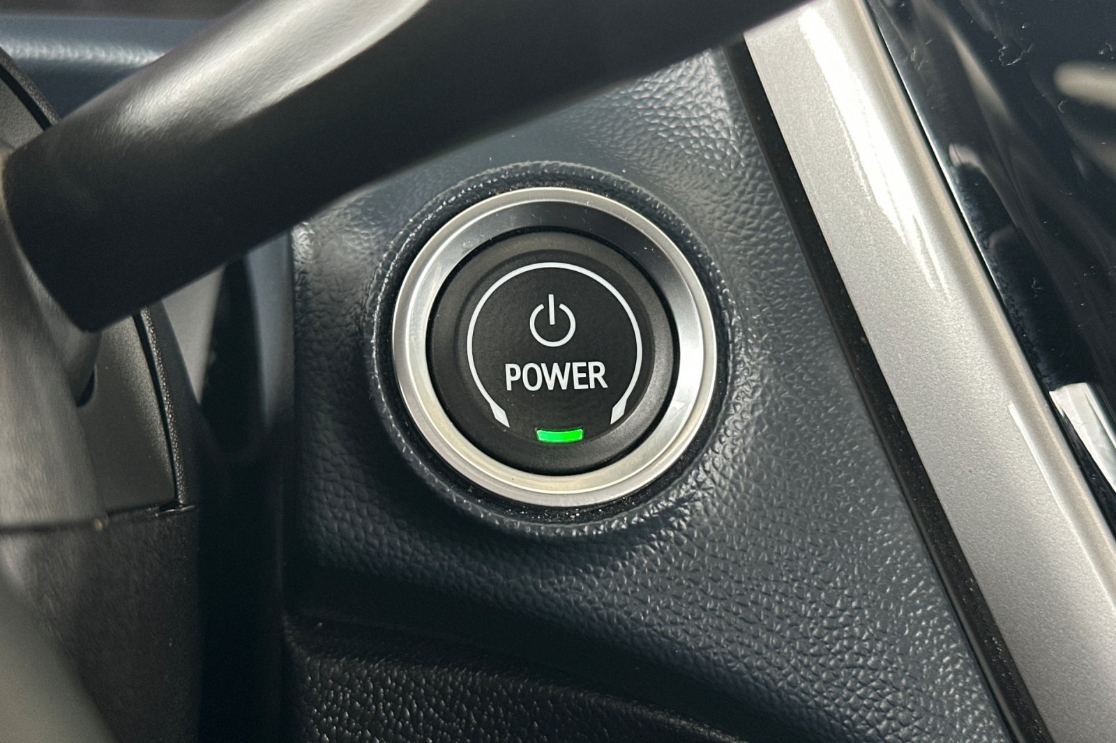 Vehicle image 29 of 40