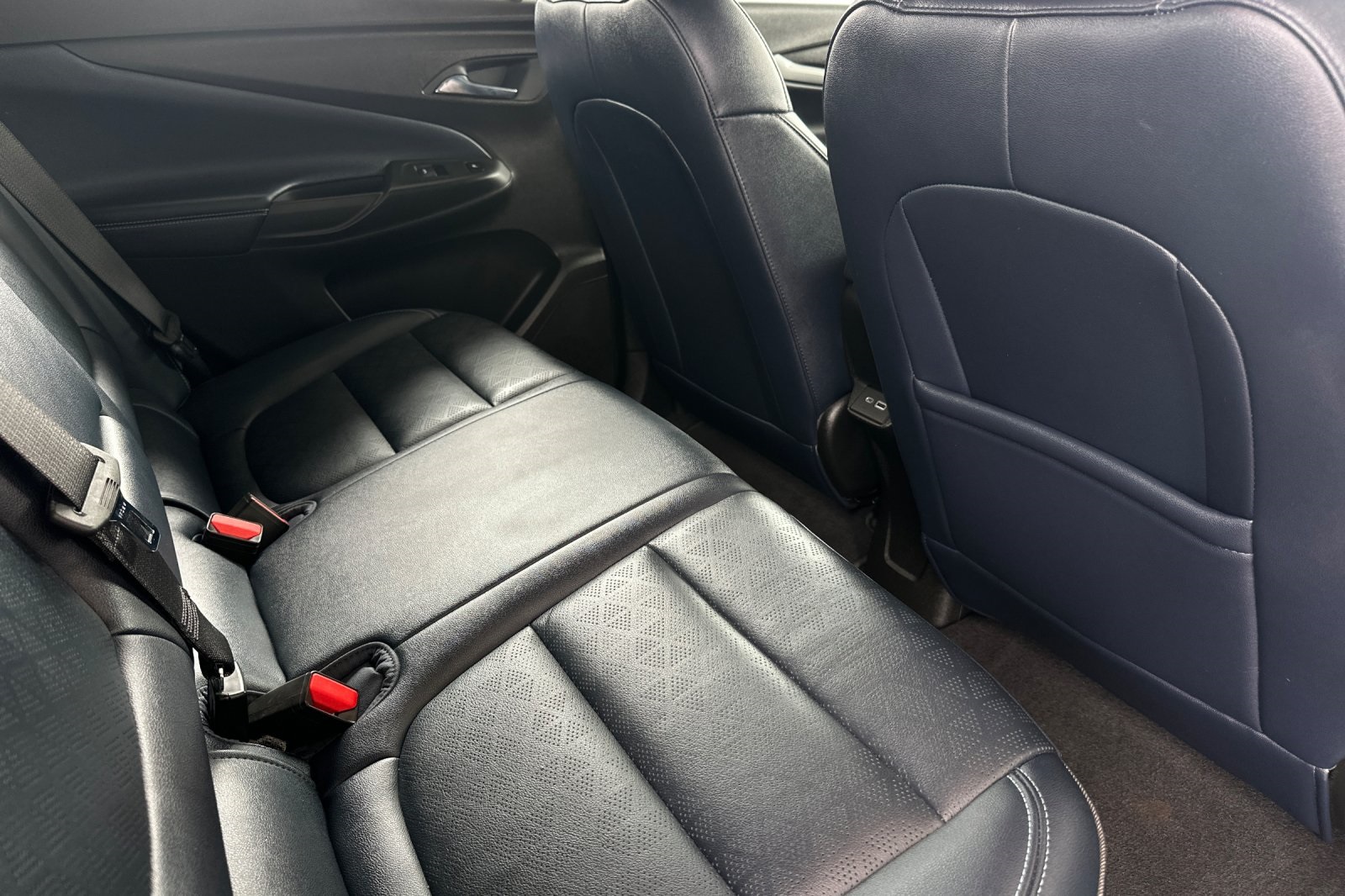 Vehicle image 13 of 40