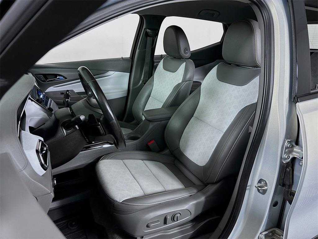 Vehicle image 14 of 33