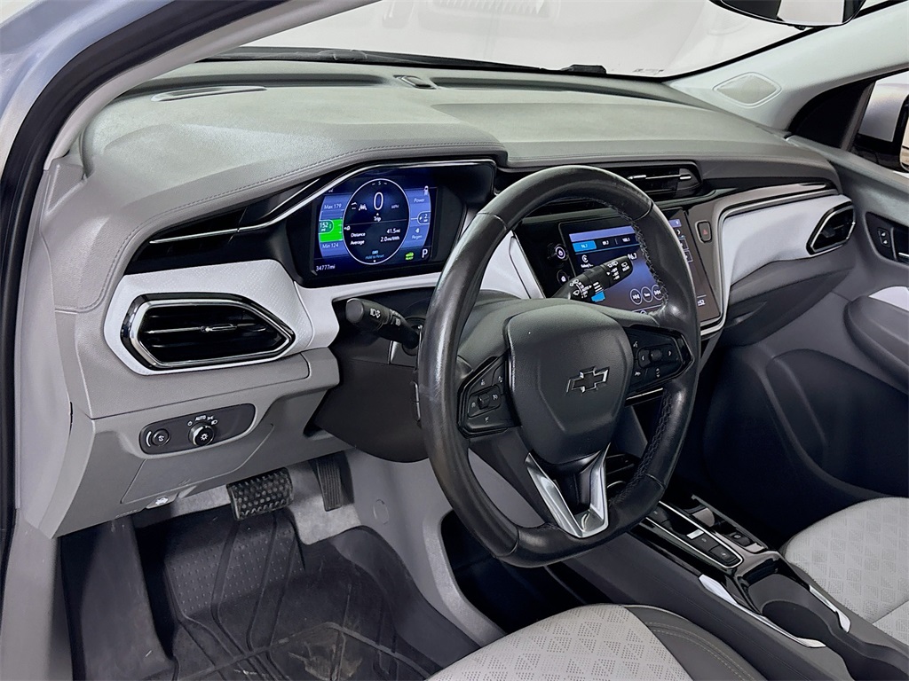 Vehicle image 16 of 33