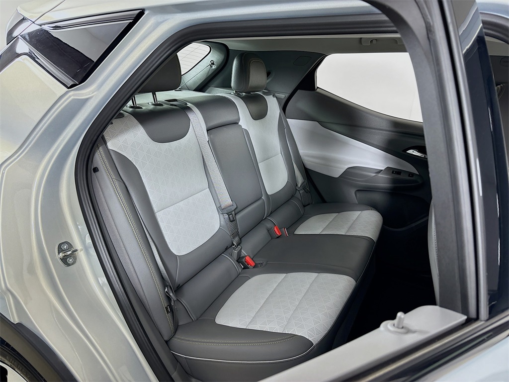 Vehicle image 12 of 33