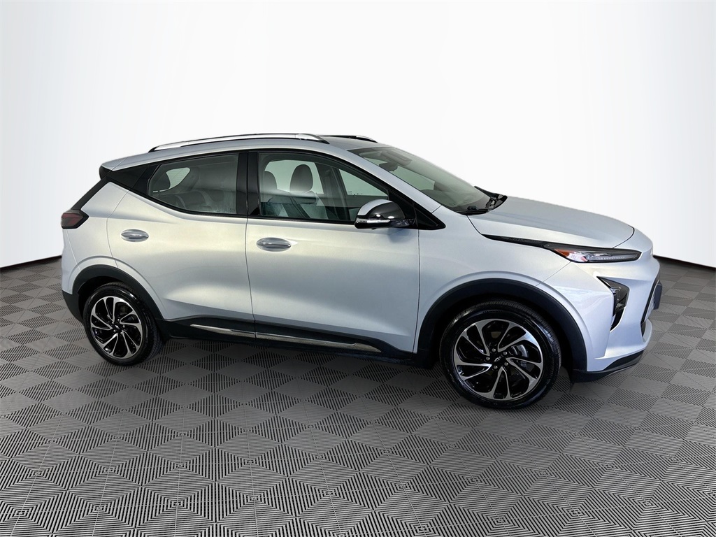 Vehicle image 3 of 33