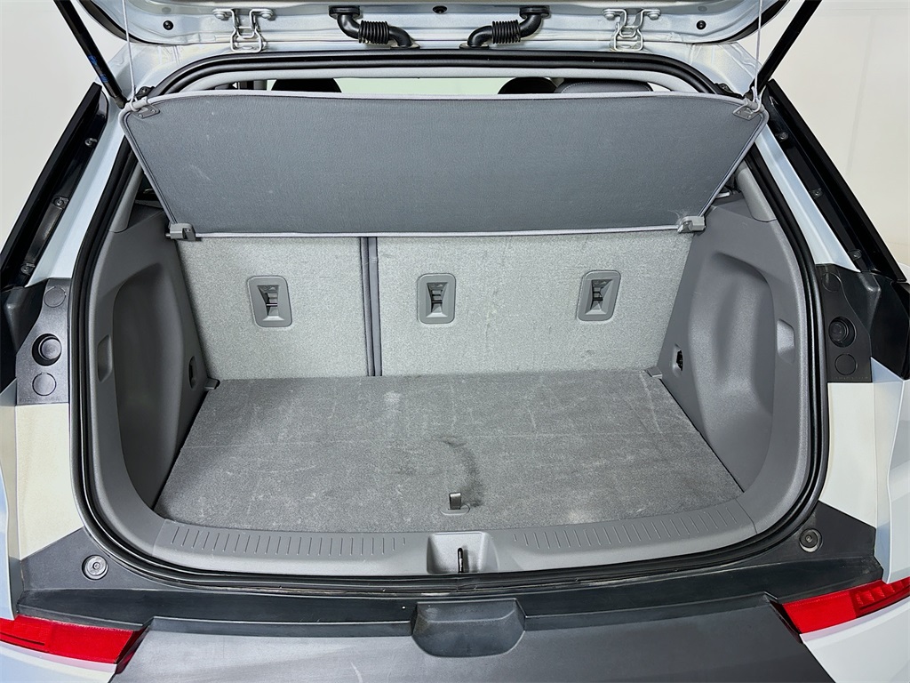 Vehicle image 10 of 33