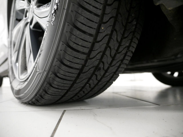 Vehicle image 40 of 41